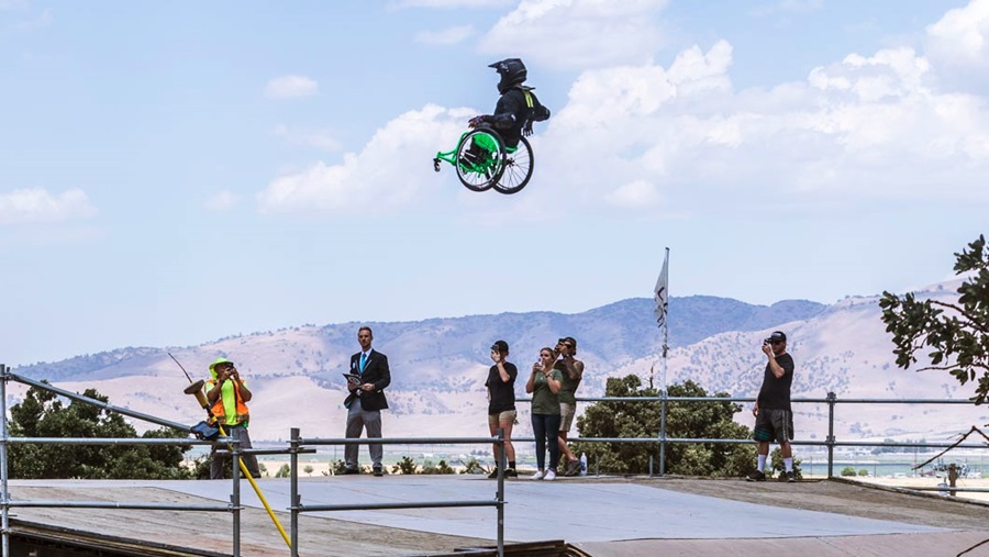 Imagen de un salto en WCMX