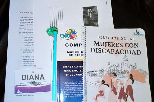 Material entregado a las participantes.